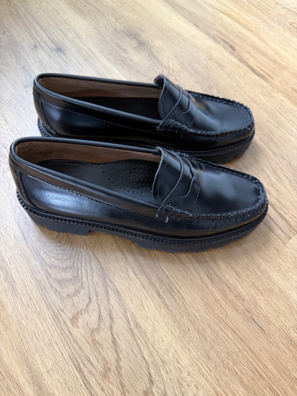 Weejuns Superlug Loafers - Picture 4 of 6